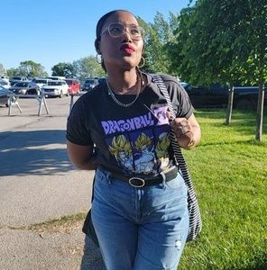 Meet your Posher, Ade